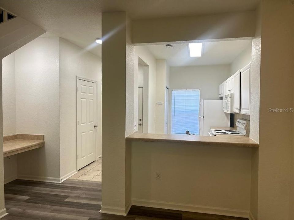 For Rent: $1,600 (2 beds, 2 baths, 1275 Square Feet)