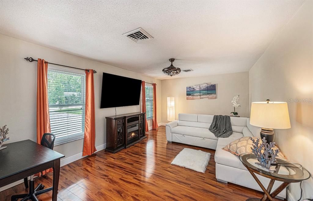 Active With Contract: $3,800 (4 beds, 2 baths, 2132 Square Feet)