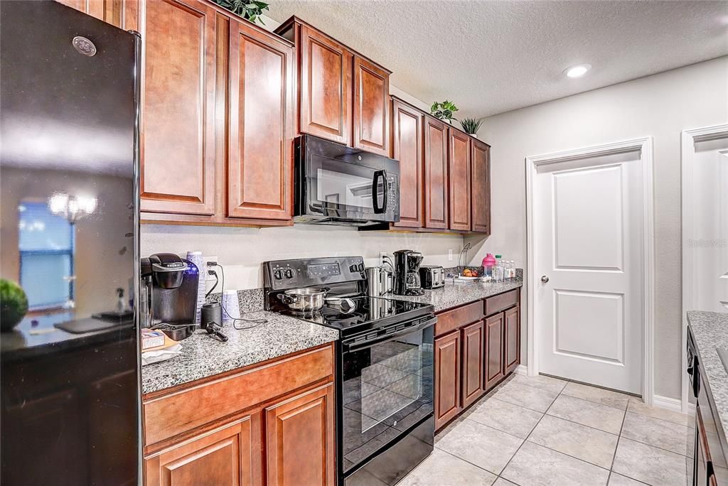 Active With Contract: $379,000 (5 beds, 2 baths, 2415 Square Feet)