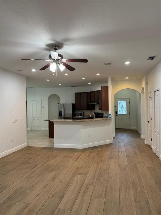 For Rent: $2,900 (4 beds, 3 baths, 2049 Square Feet)