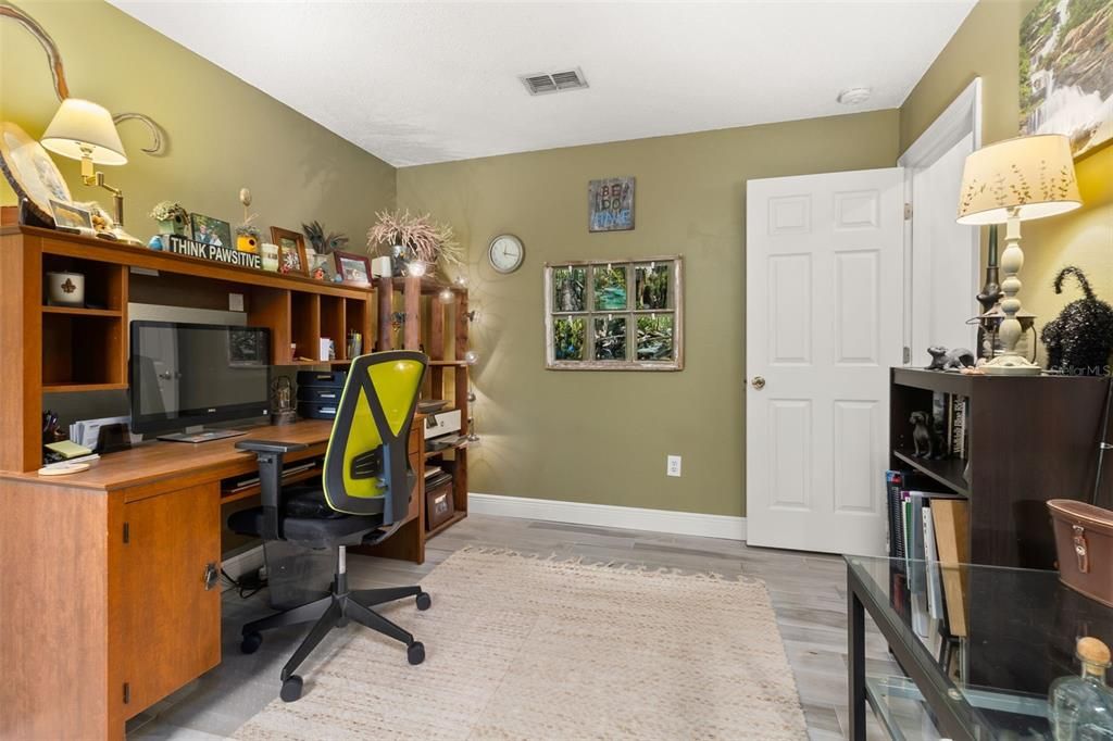 Active With Contract: $2,300 (3 beds, 2 baths, 1484 Square Feet)