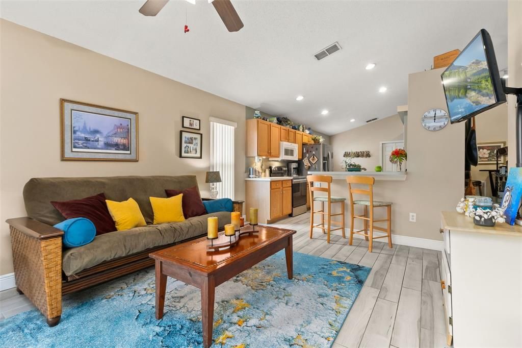 Active With Contract: $2,300 (3 beds, 2 baths, 1484 Square Feet)