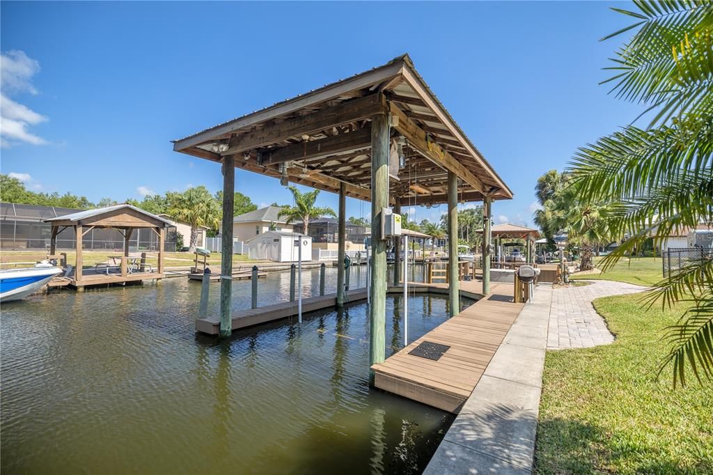 出租: $4,000 (3 贝兹, 2 浴室, 1552 平方英尺)