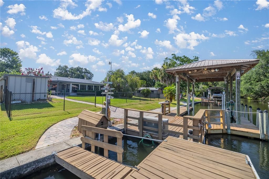 出租: $4,000 (3 贝兹, 2 浴室, 1552 平方英尺)