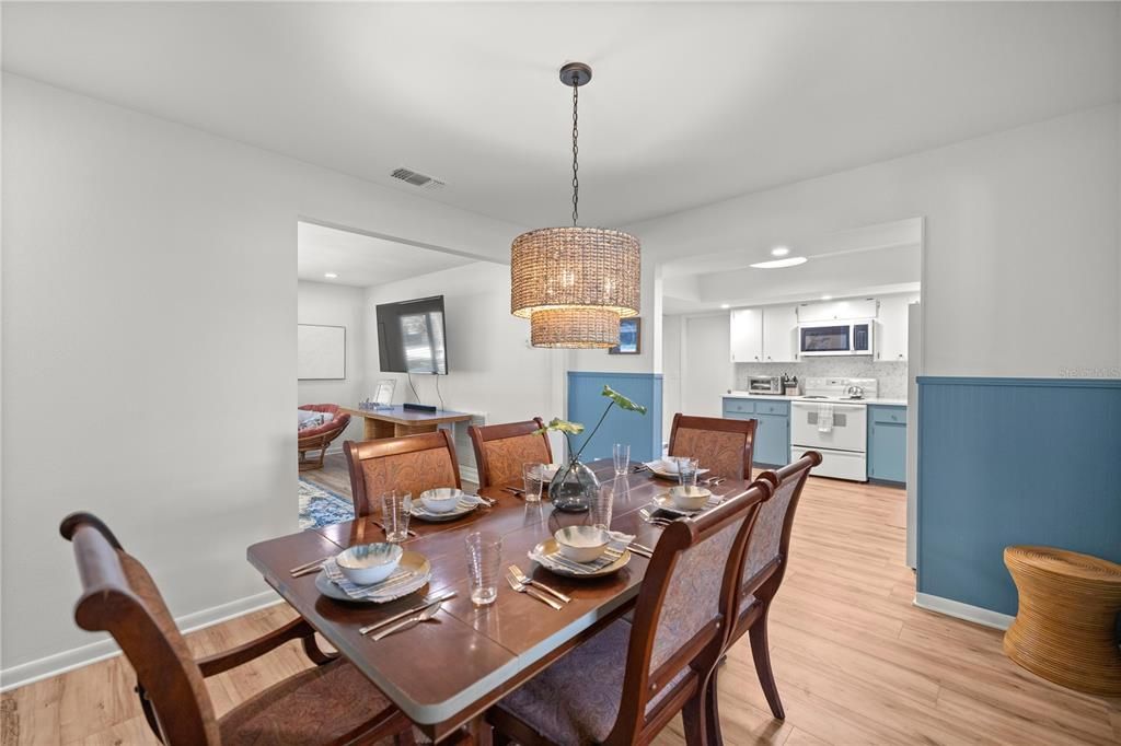 出租: $4,000 (3 贝兹, 2 浴室, 1552 平方英尺)