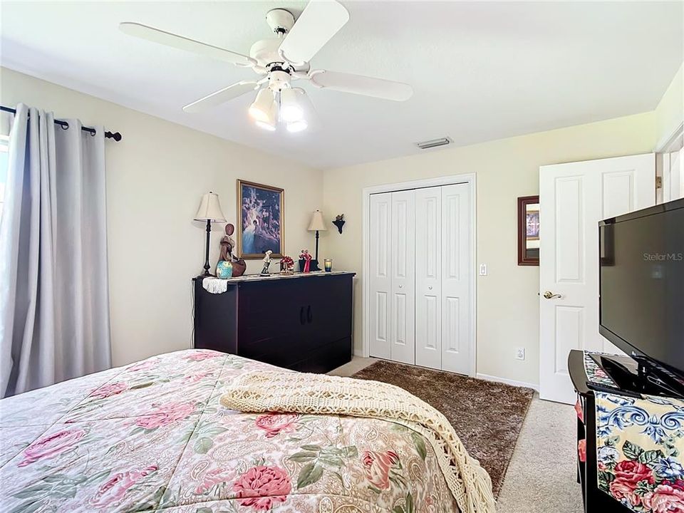 Active With Contract: $409,900 (3 beds, 2 baths, 2752 Square Feet)