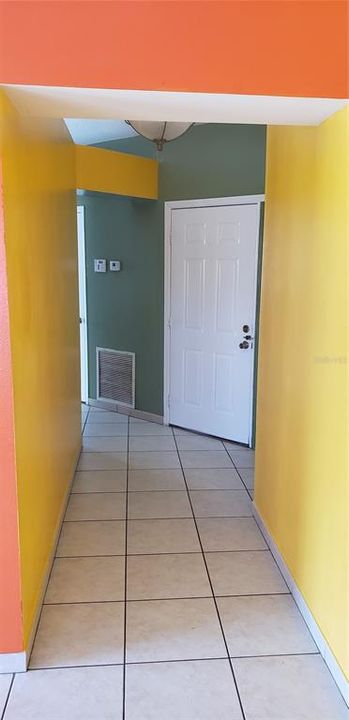 For Rent: $2,300 (3 beds, 2 baths, 1405 Square Feet)