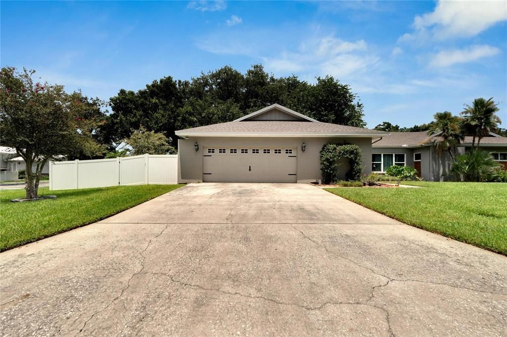 Active With Contract: $429,000 (3 beds, 2 baths, 2078 Square Feet)