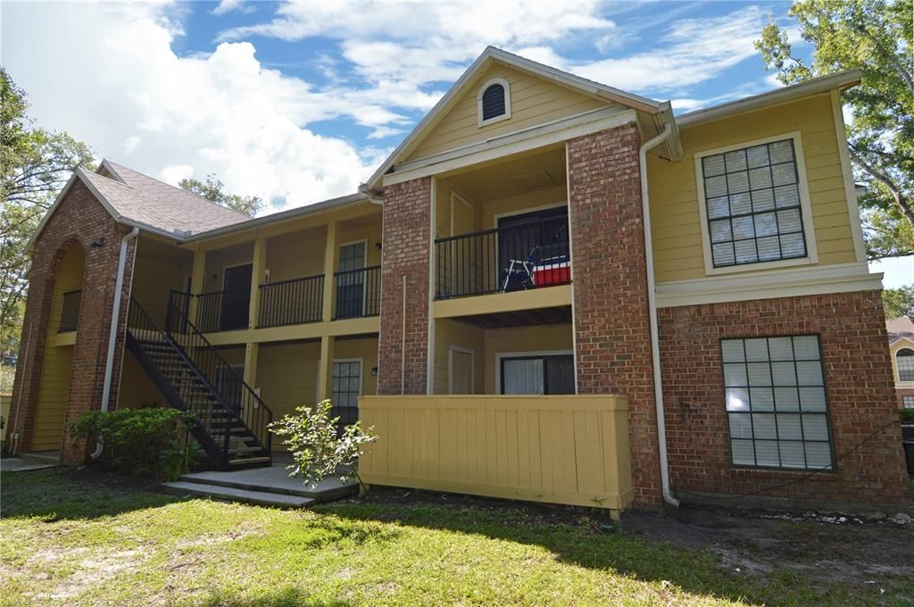 Active With Contract: $1,700 (2 beds, 2 baths, 1007 Square Feet)