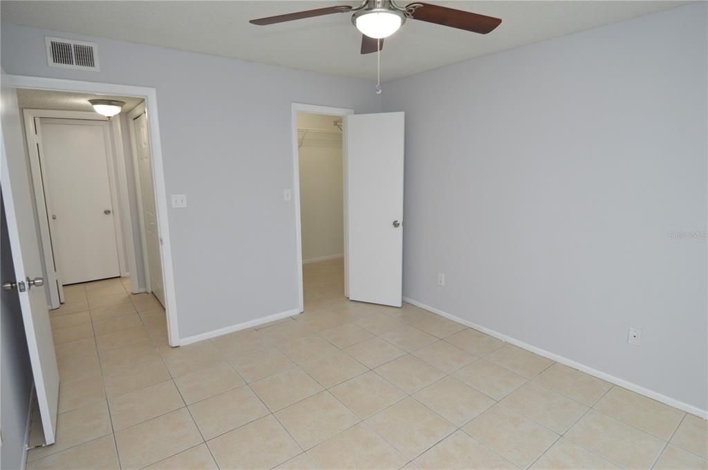 Active With Contract: $1,700 (2 beds, 2 baths, 1007 Square Feet)