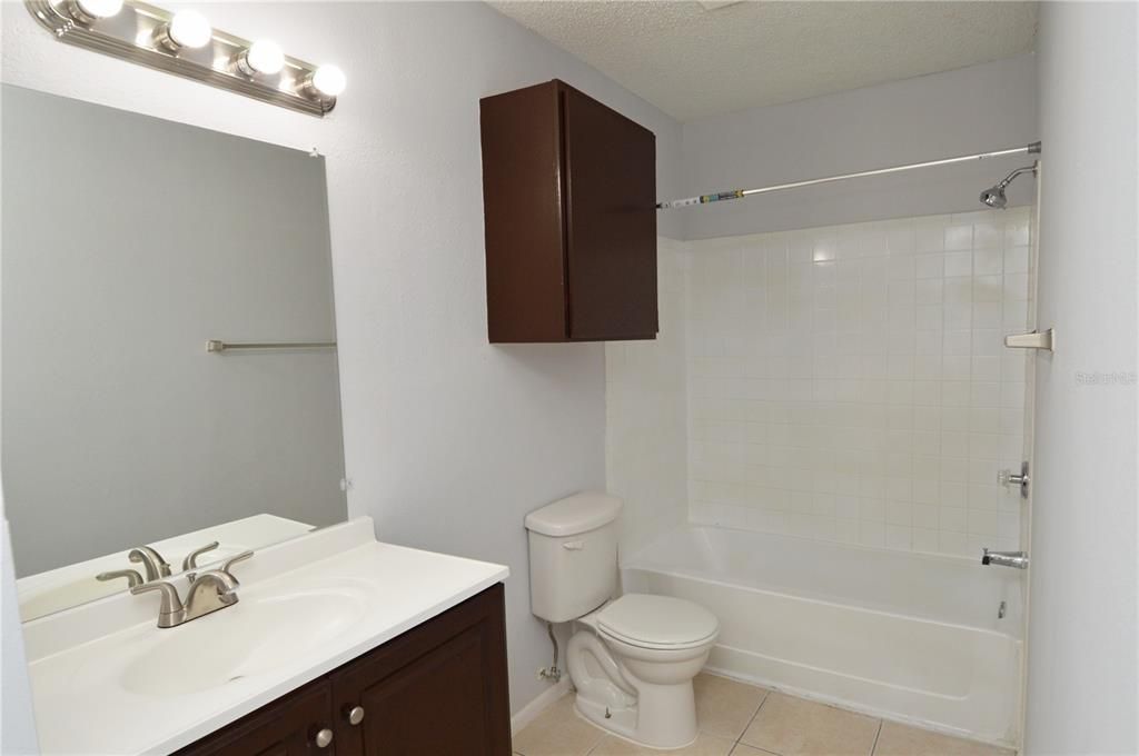 Active With Contract: $1,700 (2 beds, 2 baths, 1007 Square Feet)