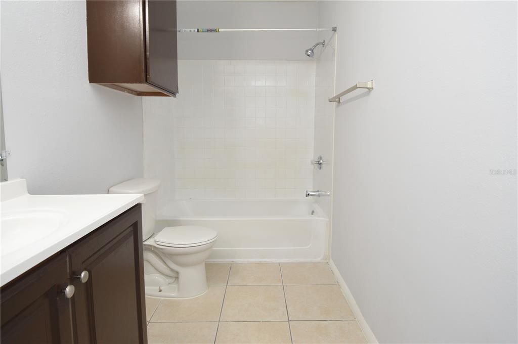 Active With Contract: $1,700 (2 beds, 2 baths, 1007 Square Feet)