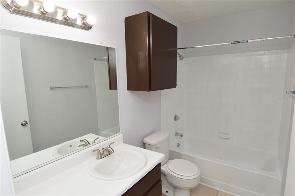 Active With Contract: $1,700 (2 beds, 2 baths, 1007 Square Feet)