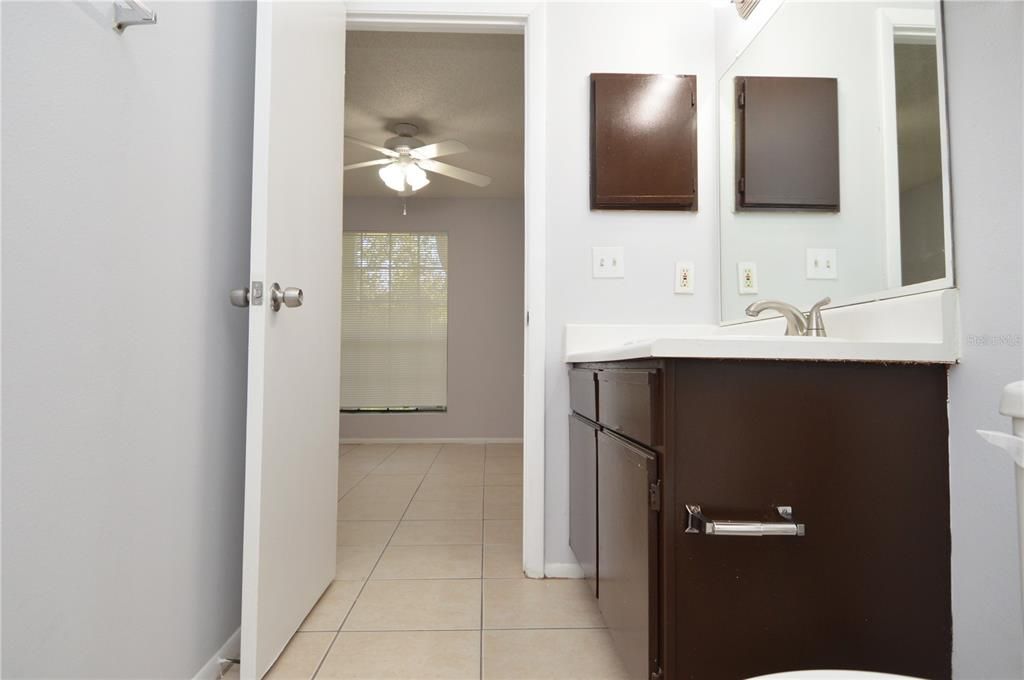 Active With Contract: $1,700 (2 beds, 2 baths, 1007 Square Feet)