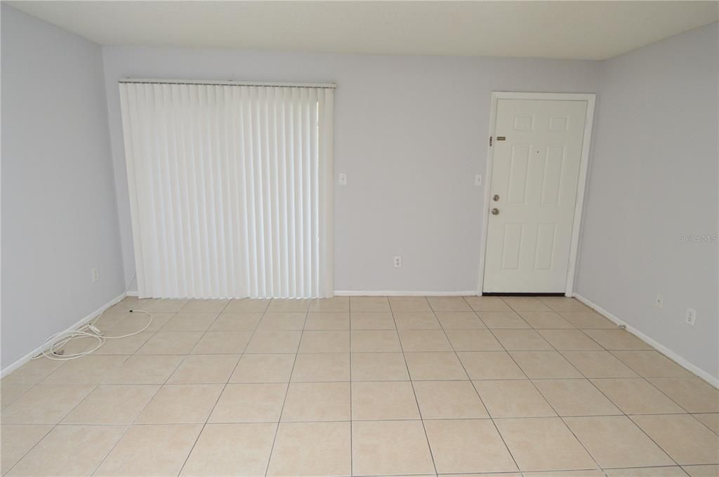 Active With Contract: $1,700 (2 beds, 2 baths, 1007 Square Feet)