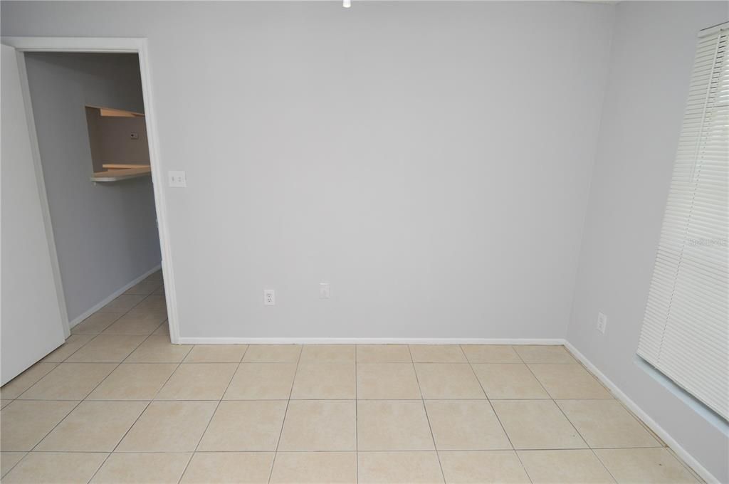 Active With Contract: $1,700 (2 beds, 2 baths, 1007 Square Feet)