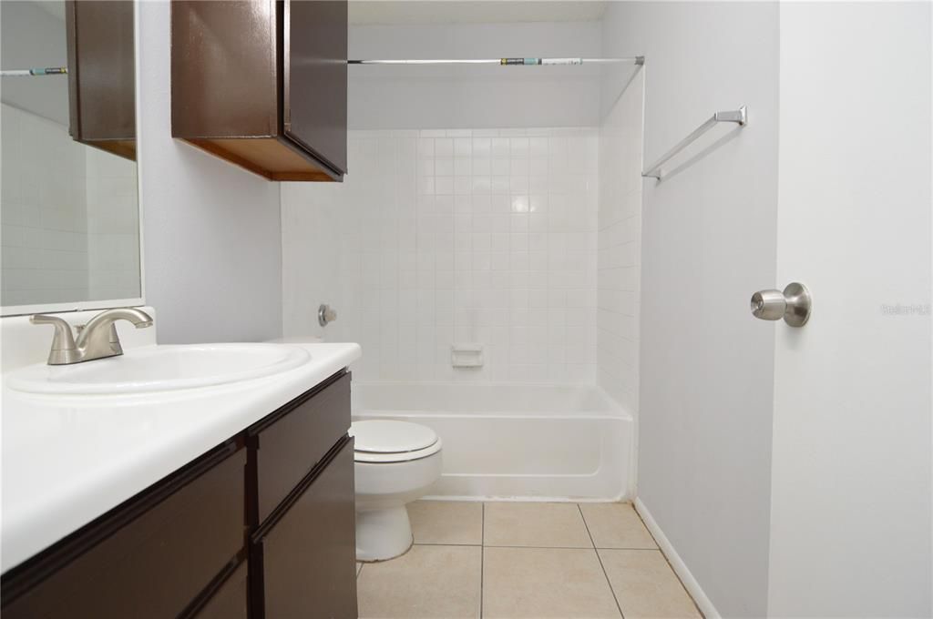 Active With Contract: $1,700 (2 beds, 2 baths, 1007 Square Feet)