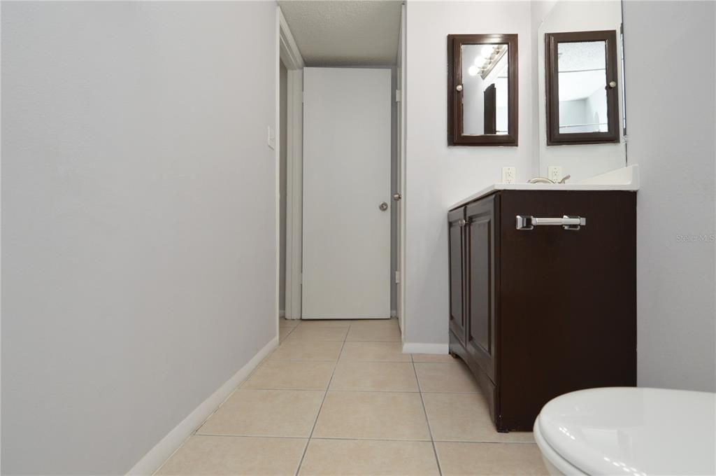 Active With Contract: $1,700 (2 beds, 2 baths, 1007 Square Feet)