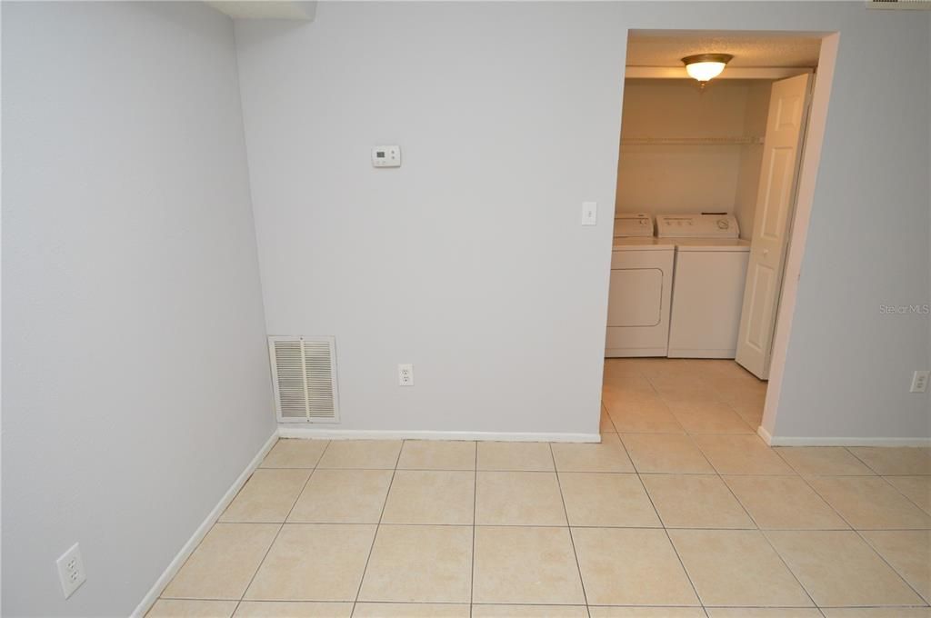 Active With Contract: $1,700 (2 beds, 2 baths, 1007 Square Feet)