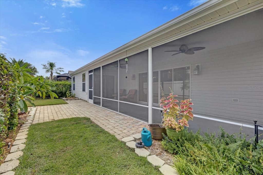 Active With Contract: $455,000 (3 beds, 2 baths, 1927 Square Feet)