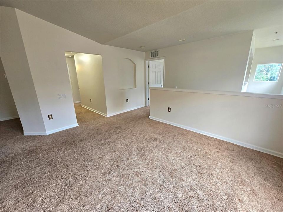 Active With Contract: $2,000 (2 beds, 2 baths, 1700 Square Feet)