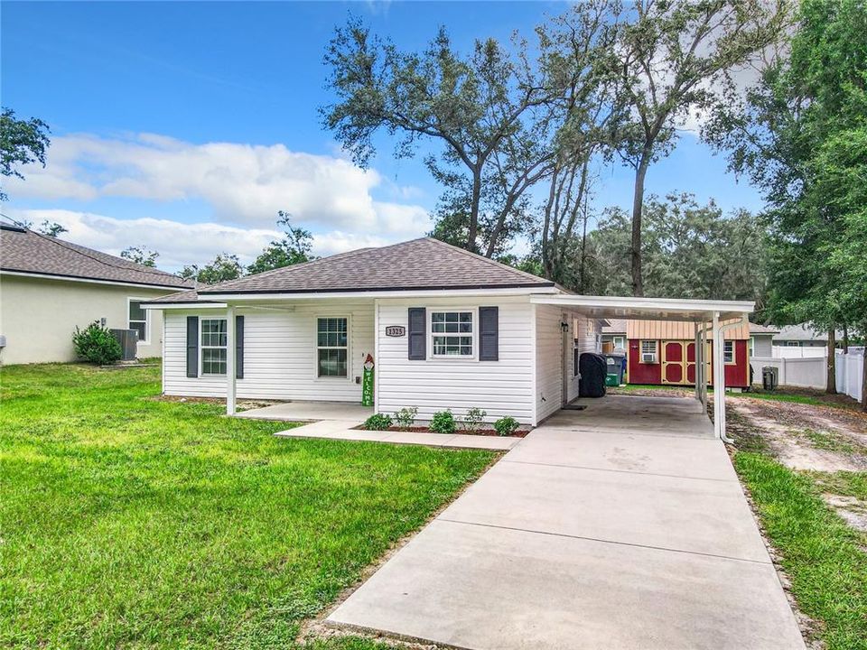 Active With Contract: $269,900 (3 beds, 2 baths, 1044 Square Feet)