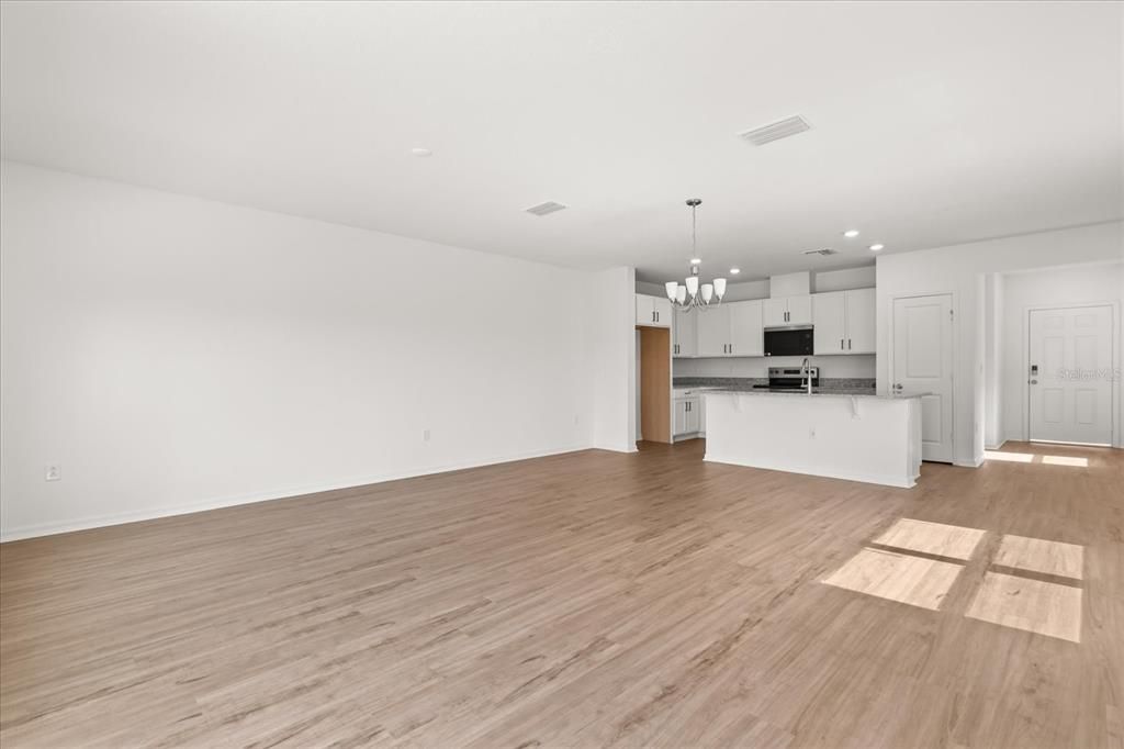 待售: $268,814 (3 贝兹, 2 浴室, 1685 平方英尺)