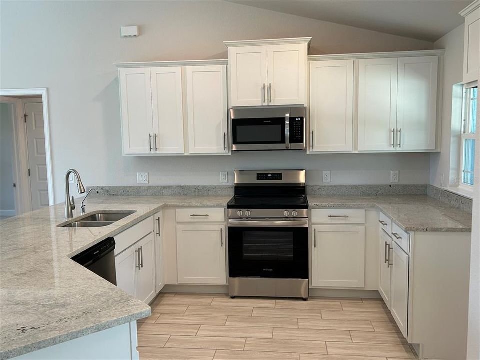 For Sale: $295,436 (3 beds, 2 baths, 1540 Square Feet)