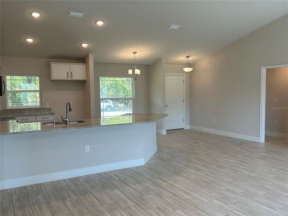 For Sale: $295,436 (3 beds, 2 baths, 1540 Square Feet)