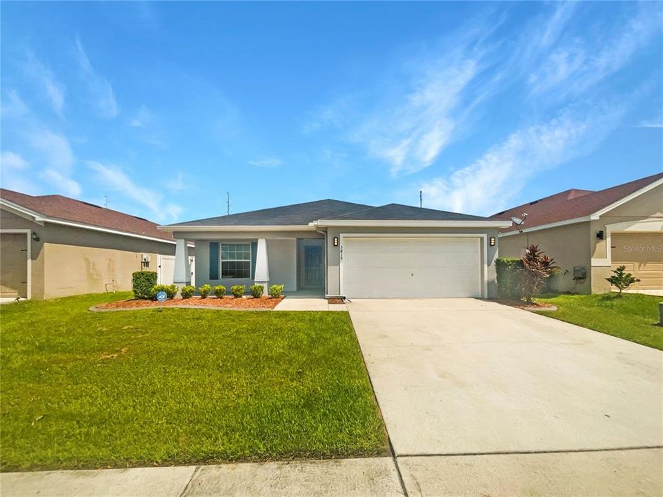 For Sale: $327,000 (4 beds, 2 baths, 1749 Square Feet)