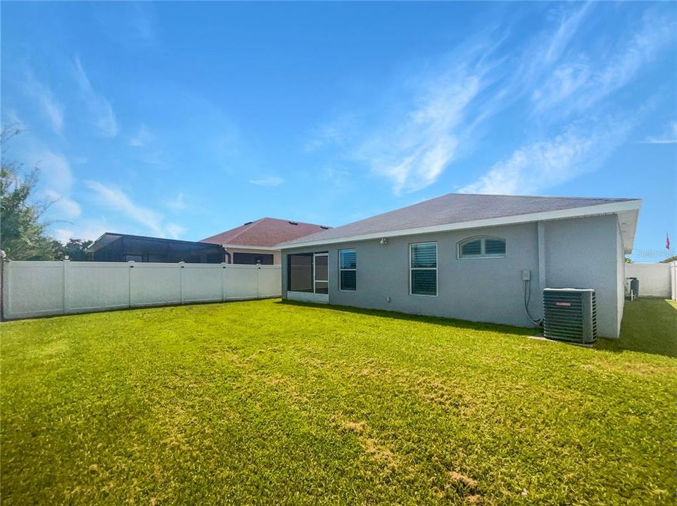 For Sale: $327,000 (4 beds, 2 baths, 1749 Square Feet)