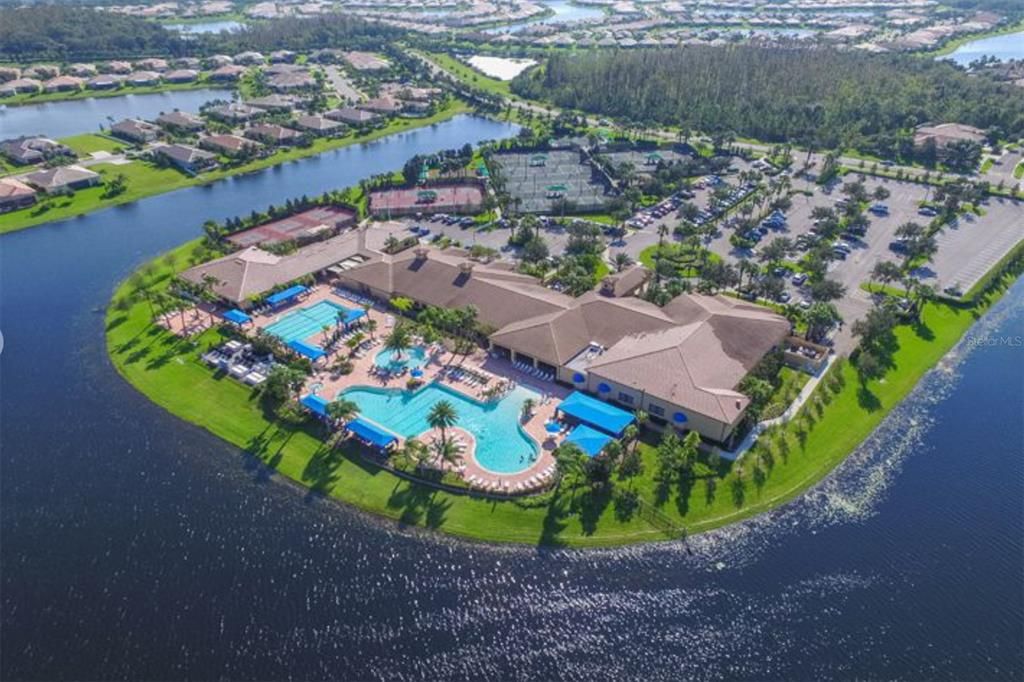 LIVE YOUR BEST LIFE IN VALENCIA LAKES!