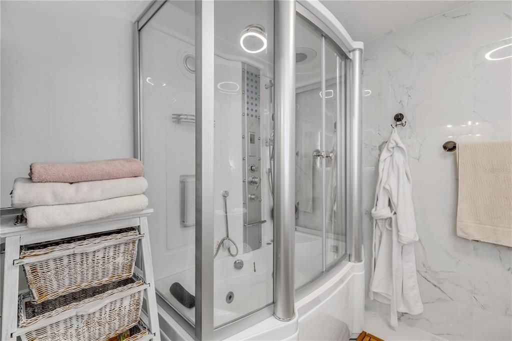 En Venta: $1,750,000 (5 camas, 3 baños, 3888 Pies cuadrados)