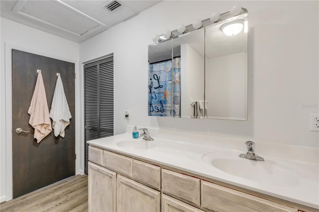 En Venta: $1,750,000 (5 camas, 3 baños, 3888 Pies cuadrados)