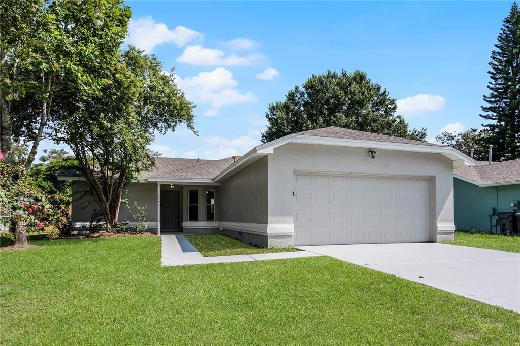 For Sale: $309,900 (3 beds, 2 baths, 1168 Square Feet)