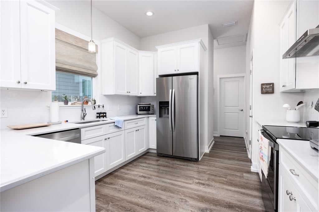 For Sale: $425,000 (3 beds, 2 baths, 1427 Square Feet)