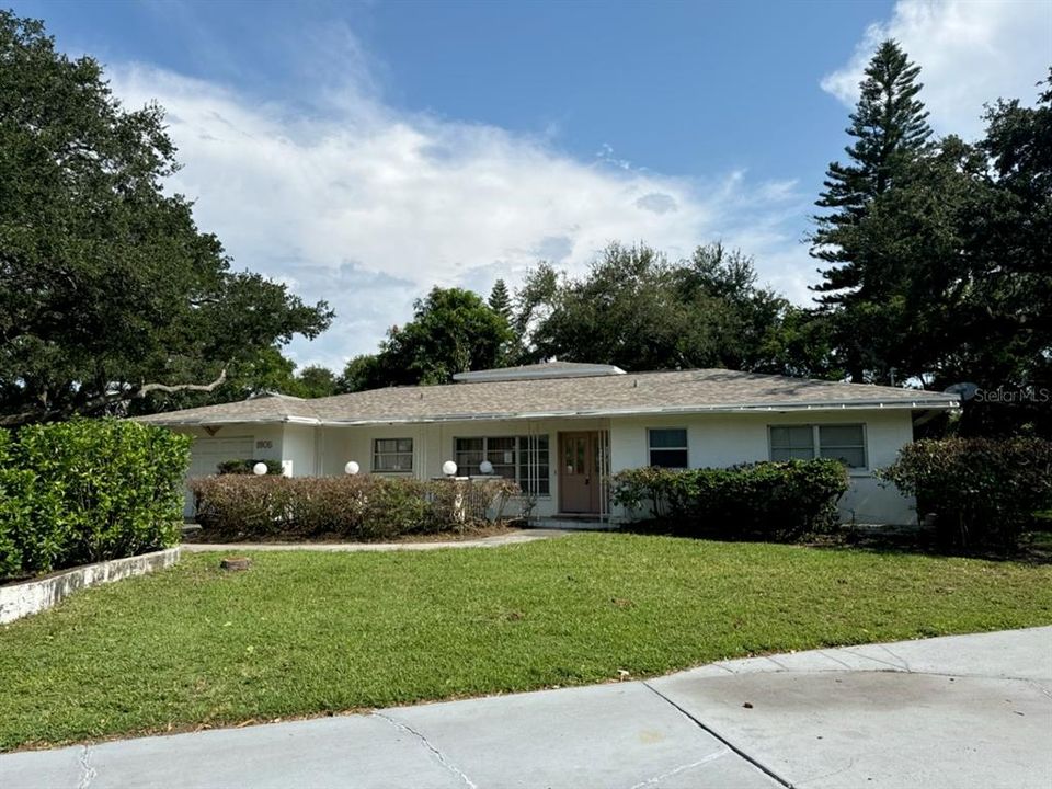 Active With Contract: $565,000 (4 beds, 3 baths, 2505 Square Feet)