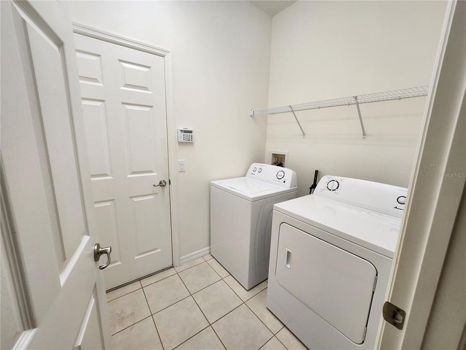 Active With Contract: $1,950 (2 beds, 2 baths, 1507 Square Feet)