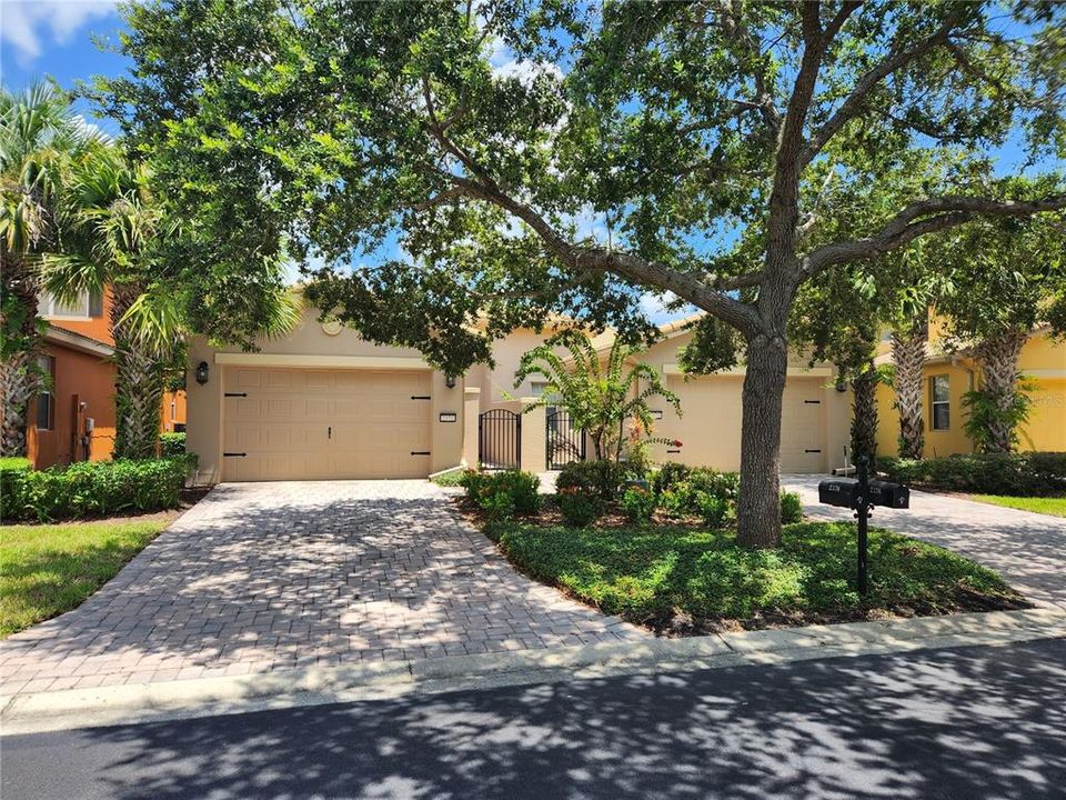 Active With Contract: $1,950 (2 beds, 2 baths, 1507 Square Feet)