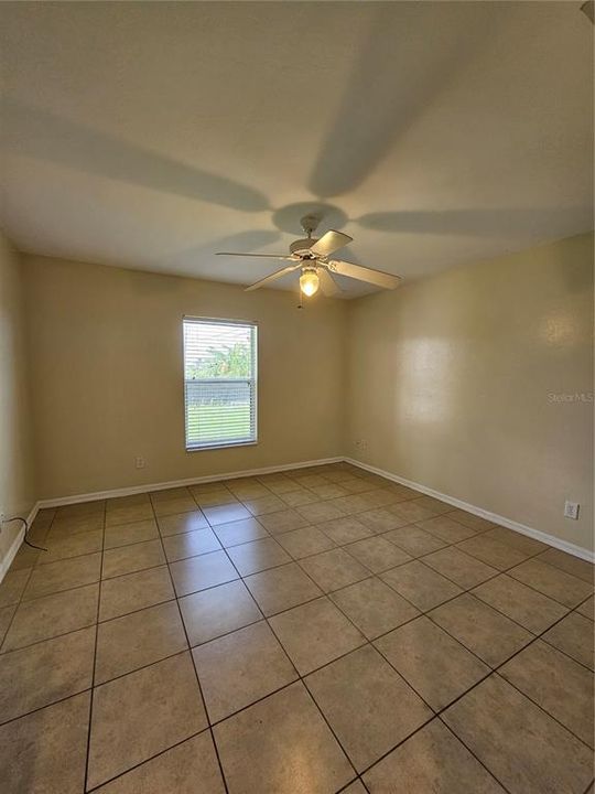 For Rent: $2,100 (3 beds, 2 baths, 1408 Square Feet)