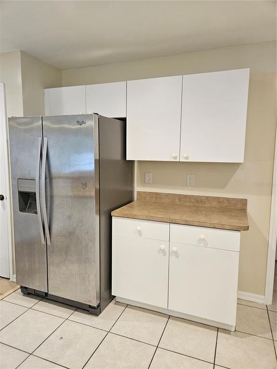 For Rent: $2,100 (3 beds, 2 baths, 1408 Square Feet)