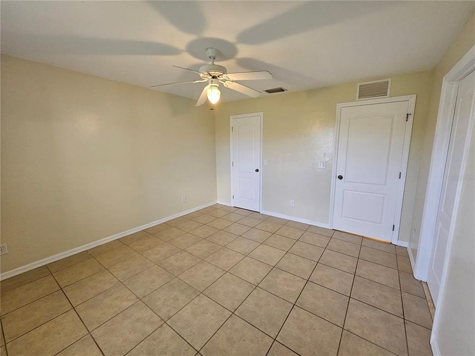 For Rent: $2,100 (3 beds, 2 baths, 1408 Square Feet)