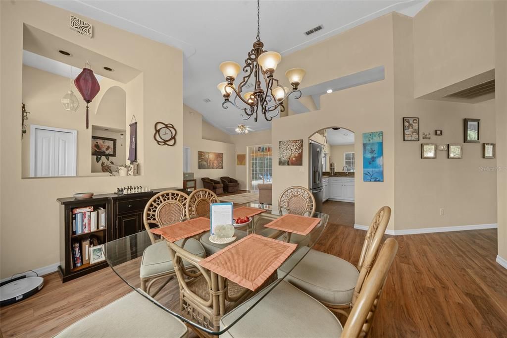 Dinning Room looking into Kitchen