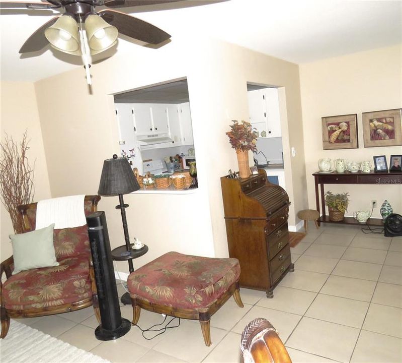 For Sale: $127,500 (1 beds, 1 baths, 800 Square Feet)