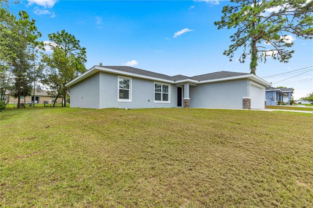 Active With Contract: $260,000 (3 beds, 2 baths, 1381 Square Feet)