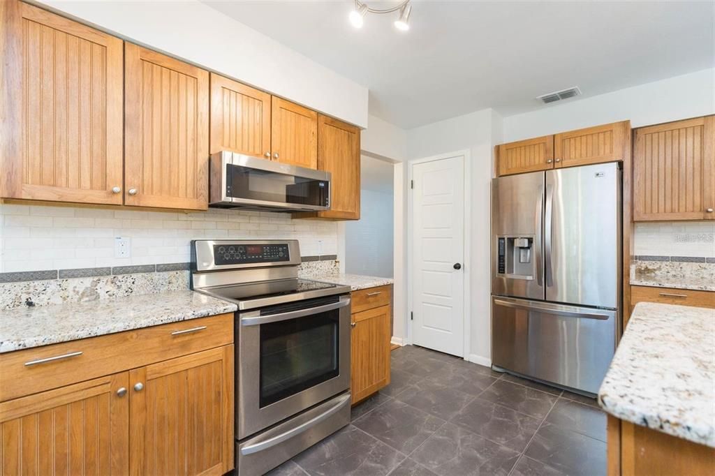 Active With Contract: $2,950 (4 beds, 2 baths, 2556 Square Feet)