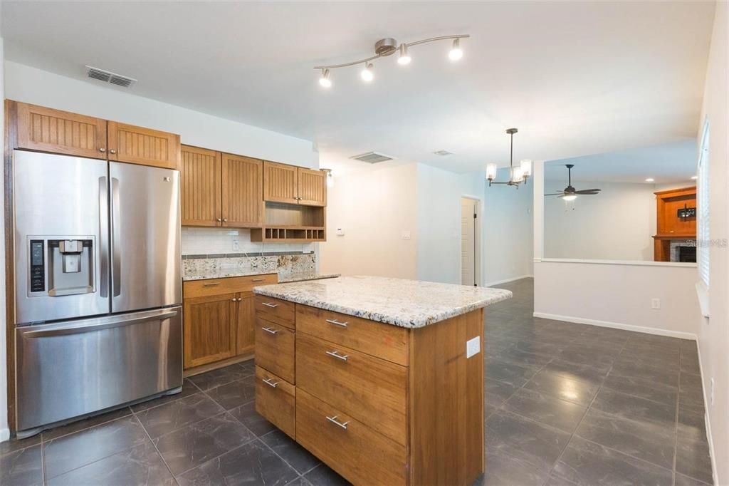 Active With Contract: $2,950 (4 beds, 2 baths, 2556 Square Feet)