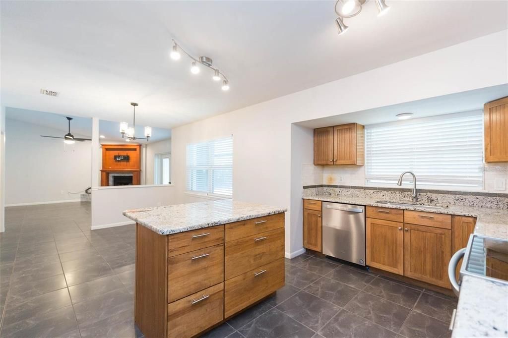 Active With Contract: $2,950 (4 beds, 2 baths, 2556 Square Feet)