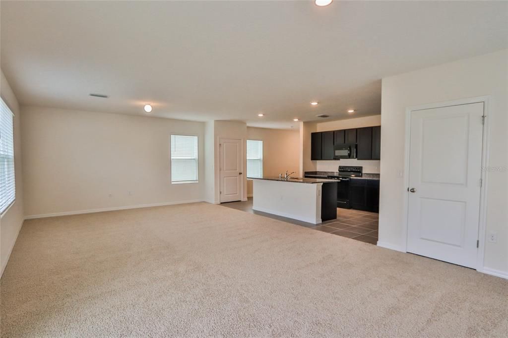 Active With Contract: $2,550 (4 beds, 2 baths, 2260 Square Feet)