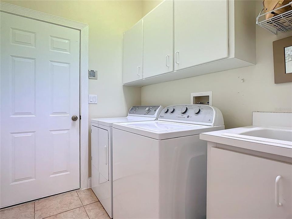 Laundry with washing sink